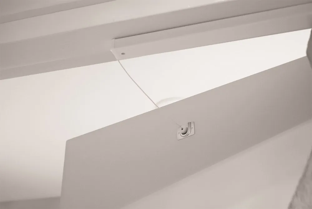 AXA DEURSLUITER WIT    39004054 BL