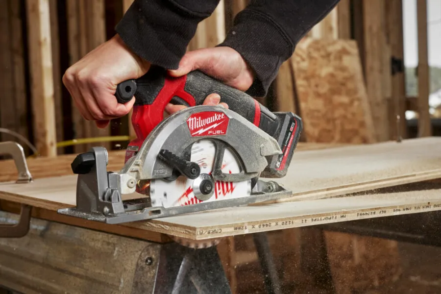 MILWAUKEE M12 FCS442502X COMPACT CIRKELZAAGMACHINE