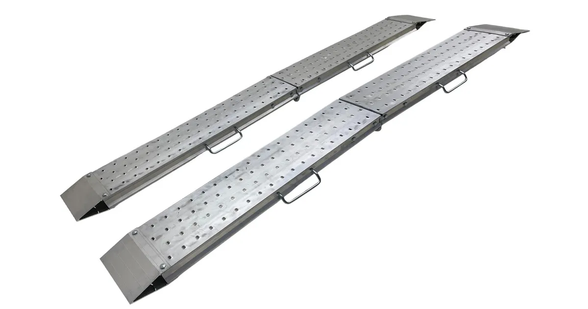 Set oprijplaten aluminium 1100kg 2440 x 240mm inklapbaar bruikbare breedte 220mm MW Tools