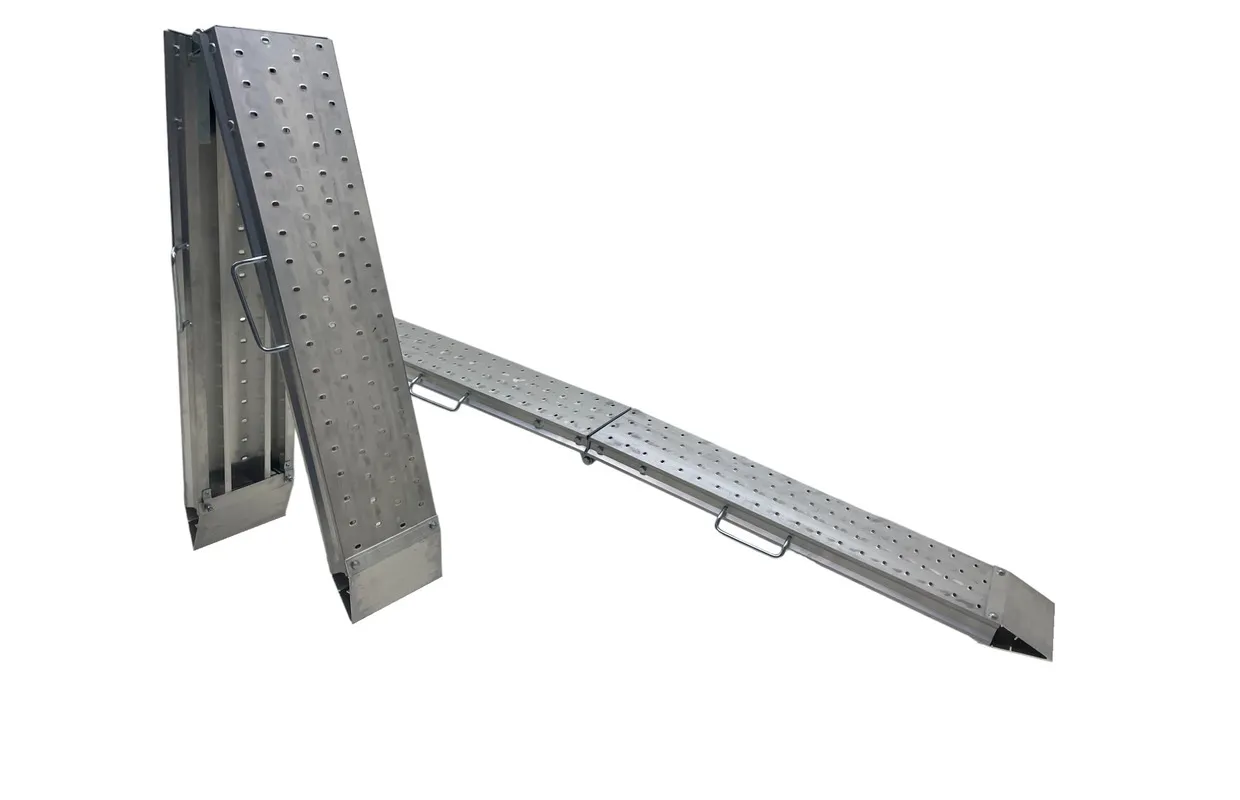 Set oprijplaten aluminium 1100kg 2440 x 240mm inklapbaar bruikbare breedte 220mm MW Tools